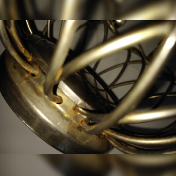 Godinger vintage silverplate grape wire basket. - Picture 8 of 8